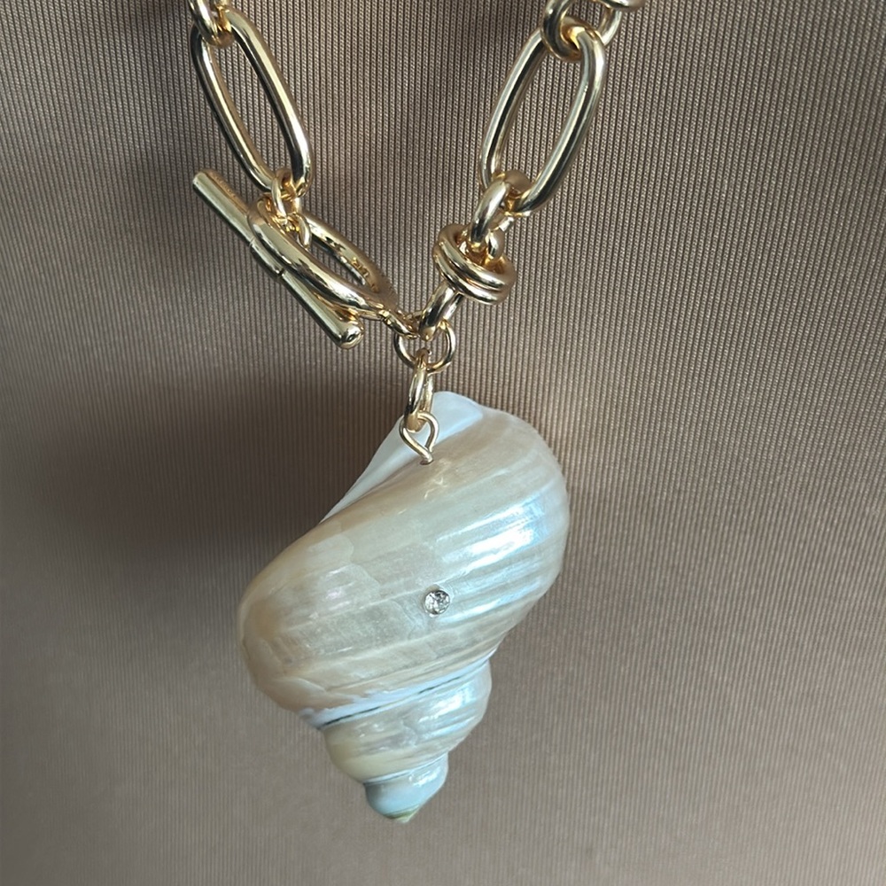 Camila Coelho Gold Color Necklace Chain & Knot w Natural Conch Shell Pendant - Picture 7 of 14